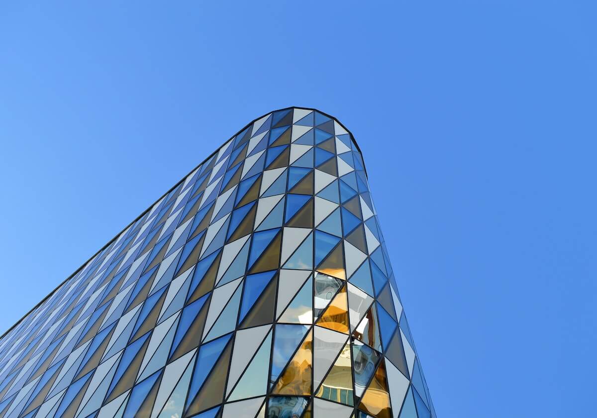 马尔卡宁33+7弗拉格26+10 爵士险胜独行侠结束五连败